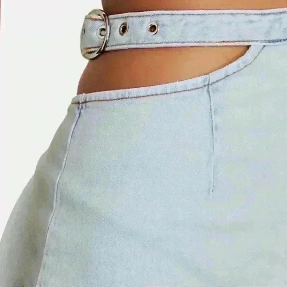 WeWoreWhat' Cut-Out Denim Mini Skirt in a Super Light Indigo Wash. Sz Large. NWT - Picture 3 of 13